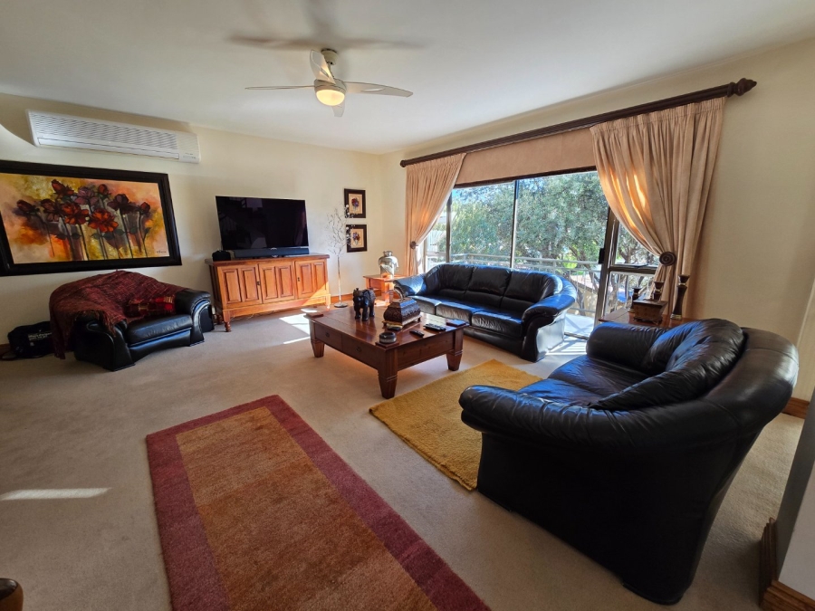 3 Bedroom Property for Sale in Kiepersol Free State